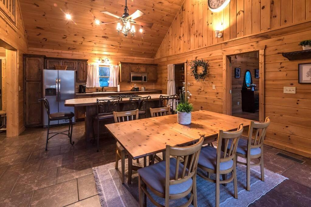 Private Creekside Cabin+Hot Tub,Pool Table, & Pets Ellijay Buitenkant foto