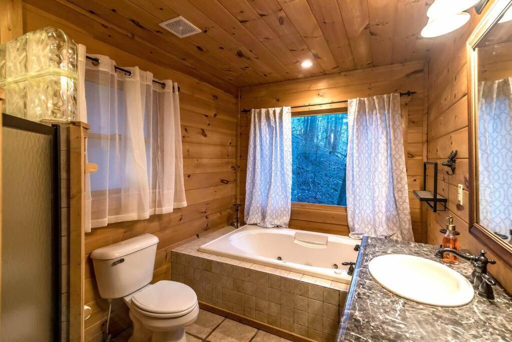 Private Creekside Cabin+Hot Tub,Pool Table, & Pets Ellijay Buitenkant foto
