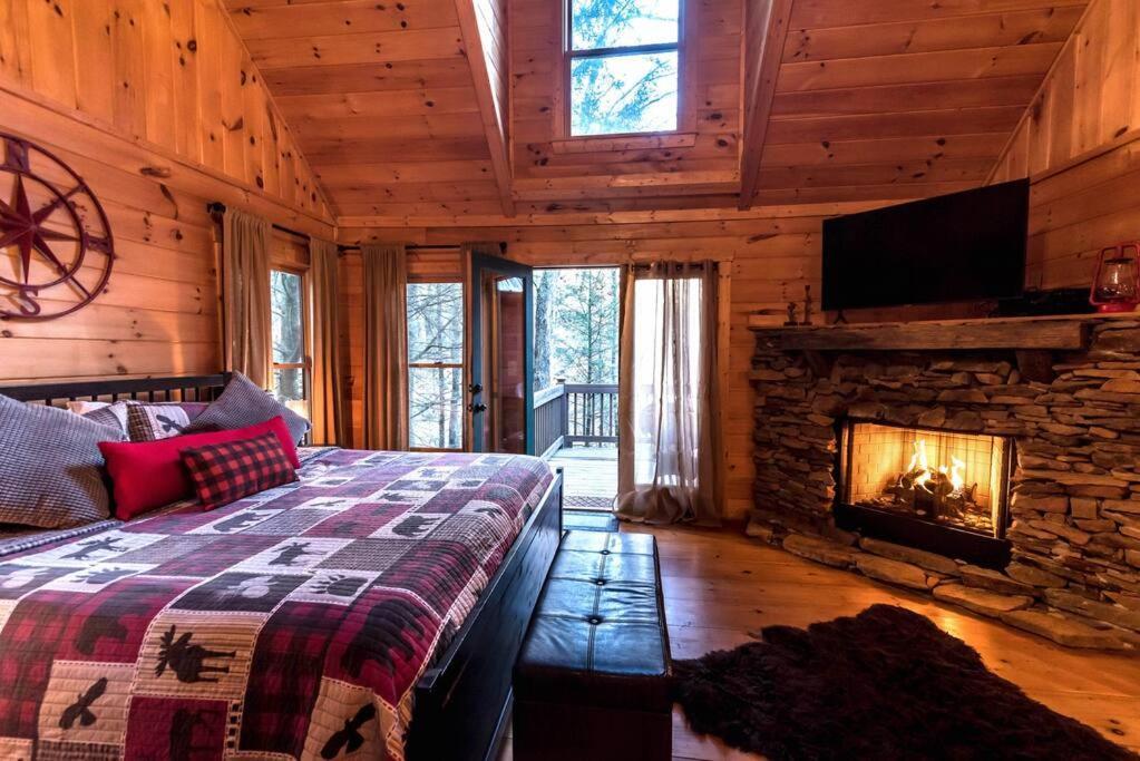 Private Creekside Cabin+Hot Tub,Pool Table, & Pets Ellijay Buitenkant foto