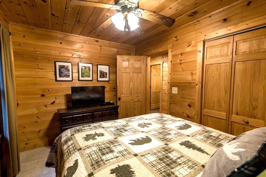 Private Creekside Cabin+Hot Tub,Pool Table, & Pets Ellijay Buitenkant foto